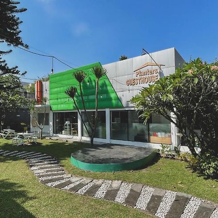 Planters Guest House Yogyakarta Exterior foto